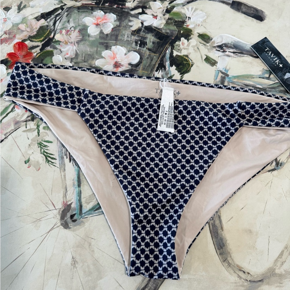 BUNDLE 2 ITEMS FOR $8✨
FINAL SALE✨
TAVIK bella full bottom villa evening blue - Picture 5 of 8